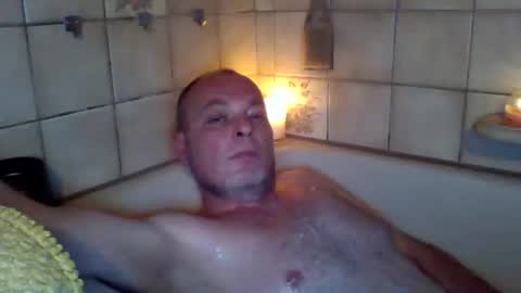 Snapshot of schnibschnab chatting on 10-15-25, 01:50 schnibschnab online show from 10-15-25, 01:50