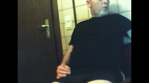 Snapshot of schnibschnab chatting on 11-10-25, 03:27 schnibschnab online show from 11-10-25, 03:27