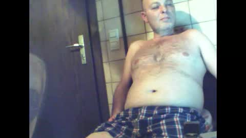 Snapshot of schnibschnab chatting on 11-19-25, 02:11 schnibschnab online show from 11-19-25, 02:11