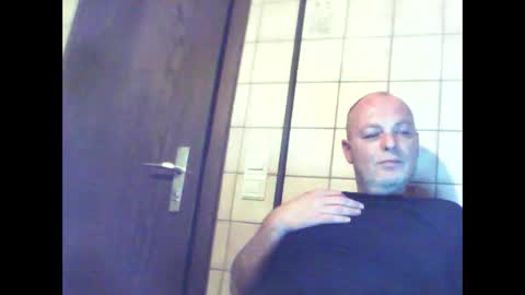 Snapshot of schnibschnab chatting on 11-20-25, 02:56 schnibschnab online show from 11-20-25, 02:56