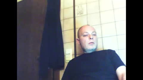 Snapshot of schnibschnab chatting on 11-27-25, 02:02 schnibschnab online show from 11-27-25, 02:02