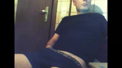 Snapshot of schnibschnab chatting on 11-29-25, 02:58 schnibschnab online show from 11-29-25, 02:58
