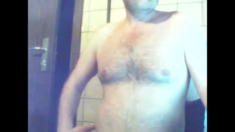 Snapshot of schnibschnab chatting on 12-17-25, 01:33 schnibschnab online show from 12-17-25, 01:33