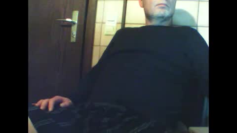 Snapshot of schnibschnab chatting on 12-21-25, 11:34 schnibschnab online show from 12-21-25, 11:34