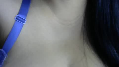 Snapshot of schoco_milf chatting on 02-13-25, 01:50 mai latina online show from 02-13-25, 01:50
