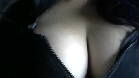 Snapshot of schoco_milf chatting on 09-27-25, 02:00 mai latina online show from 09-27-25, 02:00
