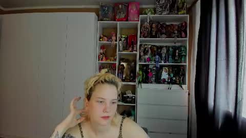 Snapshot of school_love chatting on 07-23-26, 11:08 Rina online show from 07-23-26, 11:08