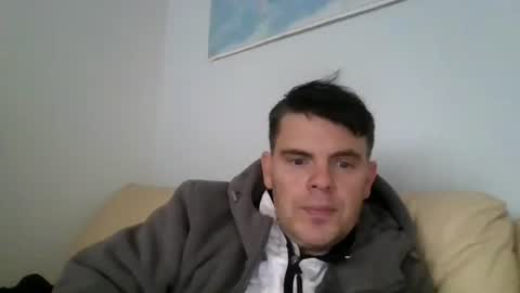 Snapshot of schosch01 chatting on 10-07-25, 10:23 schosch01 online show from 10-07-25, 10:23