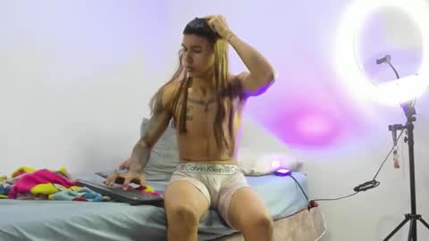 Snapshot of scook_gray chatting on 05-14-26, 09:43 scook_gray online show from 05-14-26, 09:43