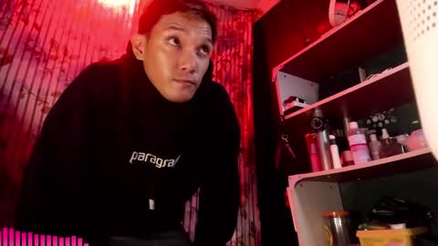 Snapshot of scorphoenix chatting on 12-17-25, 01:44 Not Angelo online show from 12-17-25, 01:44