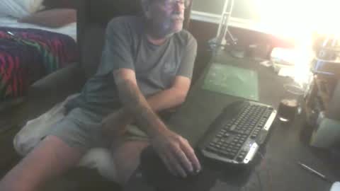 Snapshot of scotsman_62 chatting on 03-11-26, 07:58 scotsman_62 online show from 03-11-26, 07:58