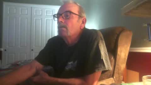 Snapshot of scotsman_62 chatting on 04-08-26, 06:13 scotsman_62 online show from 04-08-26, 06:13