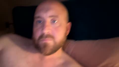 Snapshot of scottric chatting on 10-04-25, 10:19 SexyDaddy online show from 10-04-25, 10:19