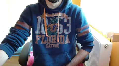 Snapshot of scotty_98 chatting on 03-12-25, 12:26 scotty_98 online show from 03-12-25, 12:26