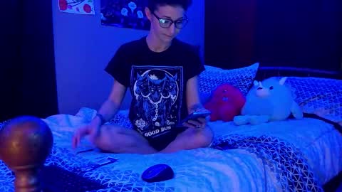 Snapshot of scottynuts chatting on 01-12-26, 03:12 Doc Scott online show from 01-12-26, 03:12