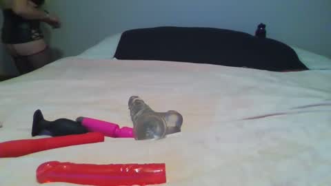 Snapshot of sdbeachfreaks chatting on 12-17-24, 07:07 SDBeachfreaks online show from 12-17-24, 07:07