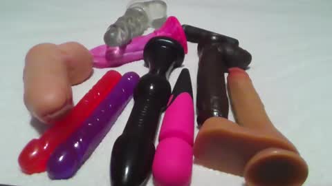 Snapshot of sdbeachfreaks chatting on 01-05-25, 06:46 SDBeachfreaks online show from 01-05-25, 06:46