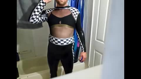 Snapshot of sdraftt45 chatting on 02-18-25, 04:04 Arin online show from 02-18-25, 04:04