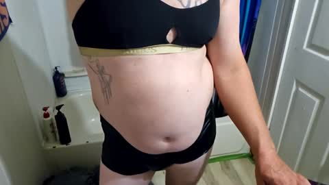 Snapshot of sdraftt45 chatting on 03-12-25, 04:51 Arin online show from 03-12-25, 04:51