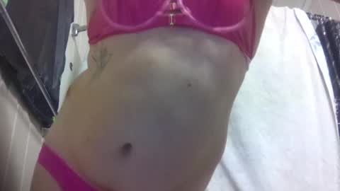 Snapshot of sdraftt45 chatting on 09-30-25, 08:03 Arin online show from 09-30-25, 08:03