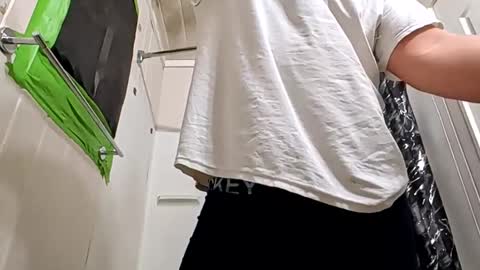 Snapshot of sdraftt45 chatting on 12-23-25, 10:13 Arin online show from 12-23-25, 10:13