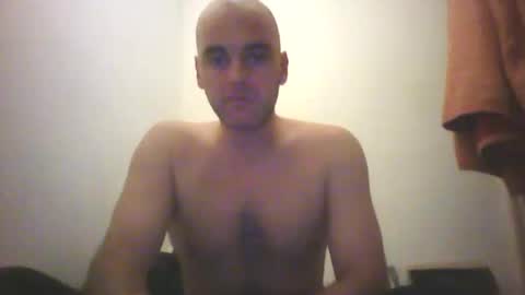 Snapshot of sean20775 chatting on 10-26-25, 04:35 Sean online show from 10-26-25, 04:35