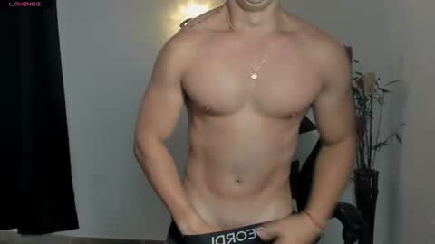 Snapshot of sean_brownx chatting on 06-20-26, 02:20 Sean online show from 06-20-26, 02:20