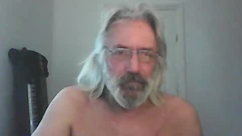 Snapshot of seantheflyer chatting on 05-17-26, 01:07 seantheflyer online show from 05-17-26, 01:07