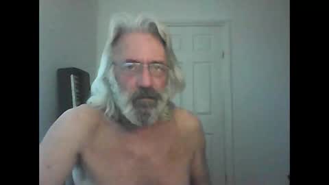Snapshot of seantheflyer chatting on 05-25-26, 01:06 seantheflyer online show from 05-25-26, 01:06