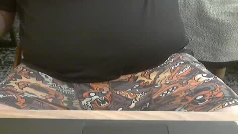 Snapshot of seathrough chatting on 03-09-25, 09:46 Falco J online show from 03-09-25, 09:46