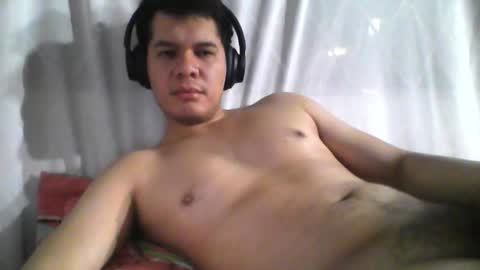 Snapshot of seb5758 chatting on 11-04-25, 11:26 Seb online show from 11-04-25, 11:26