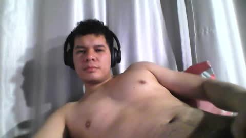 Snapshot of seb5758 chatting on 11-09-25, 01:59 Seb online show from 11-09-25, 01:59