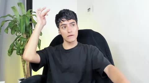 sebastian online show from 12-19-25, 01:18