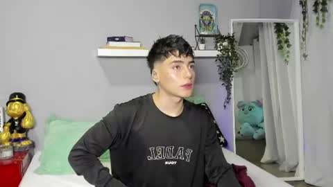 Snapshot of sebas_rosse chatting on 06-20-26, 11:07 sebastian online show from 06-20-26, 11:07