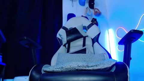 Snapshot of sebastian_025 chatting on 11-30-25, 10:47 Sebastian online show from 11-30-25, 10:47