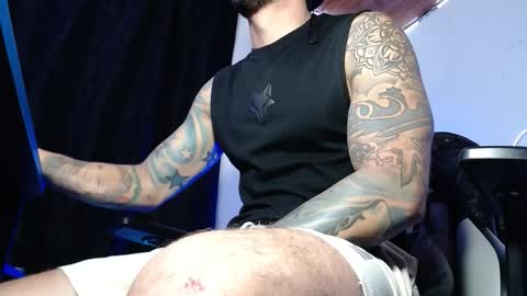 Snapshot of sebastian_025 chatting on 12-17-25, 10:10 Sebastian online show from 12-17-25, 10:10