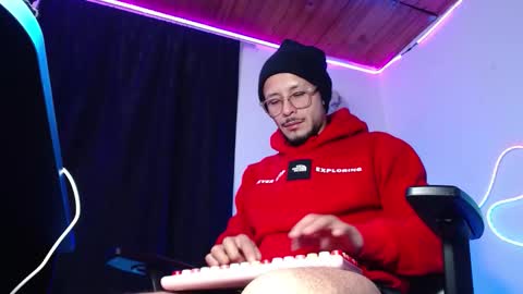 Snapshot of sebastian_025 chatting on 02-19-26, 04:41 Sebastian online show from 02-19-26, 04:41