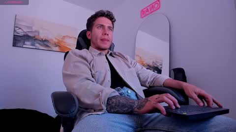 Lucian Sinclair online show from 01-18-25, 06:53