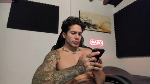 Snapshot of sebastianortizm chatting on 03-30-26, 02:45 Lucian Sinclair online show from 03-30-26, 02:45