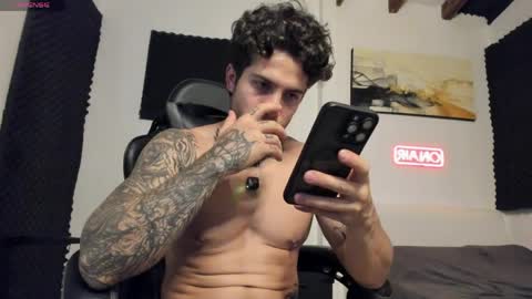 Snapshot of sebastianortizm chatting on 04-10-26, 03:56 Lucian Sinclair online show from 04-10-26, 03:56