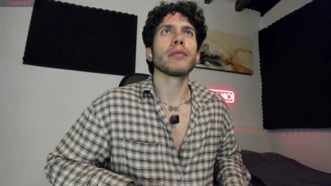 Snapshot of sebastianortizm chatting on 04-12-26, 12:48 Lucian Sinclair online show from 04-12-26, 12:48