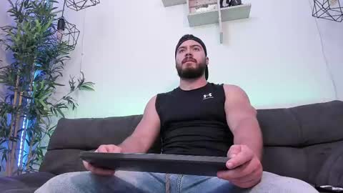 Instagram jeanpaulfit  online show from 03-04-25, 09:22