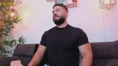 Instagram jeanpaulfit  online show from 05-12-26, 08:17
