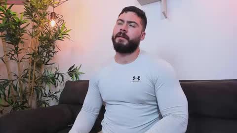 Instagram jeanpaulfit  online show from 05-18-26, 08:36