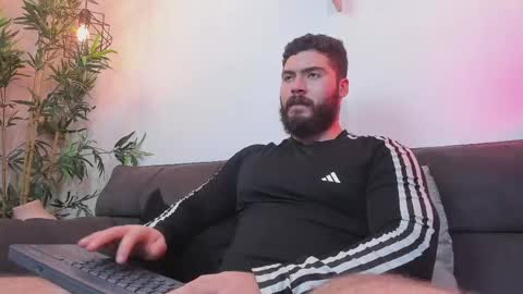 Instagram jeanpaulfit  online show from 06-03-26, 11:43