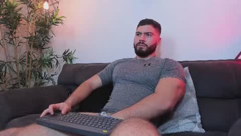 Instagram jeanpaulfit  online show from 06-11-26, 09:57