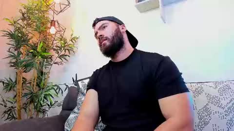 Instagram jeanpaulfit  online show from 07-05-26, 08:27