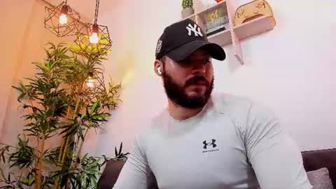Instagram jeanpaulfit  online show from 07-10-26, 10:01