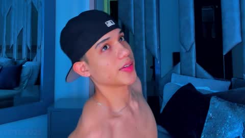 Sebastian online show from 10-17-25, 08:22