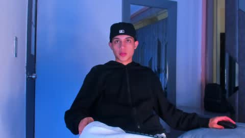 Sebastian online show from 04-12-26, 04:50